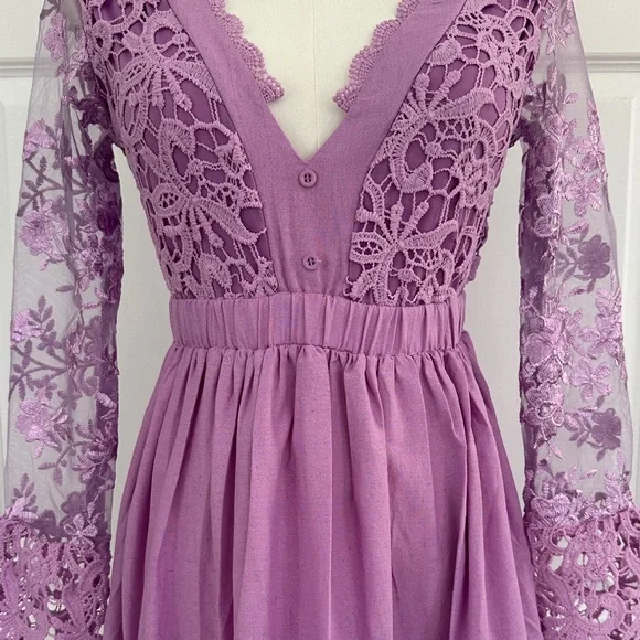 Boho Chic Lavender Lace V-Neck Bell Sleeve Cottagecore Tiered Maxi Dress Size S - Picture 5 of 14
